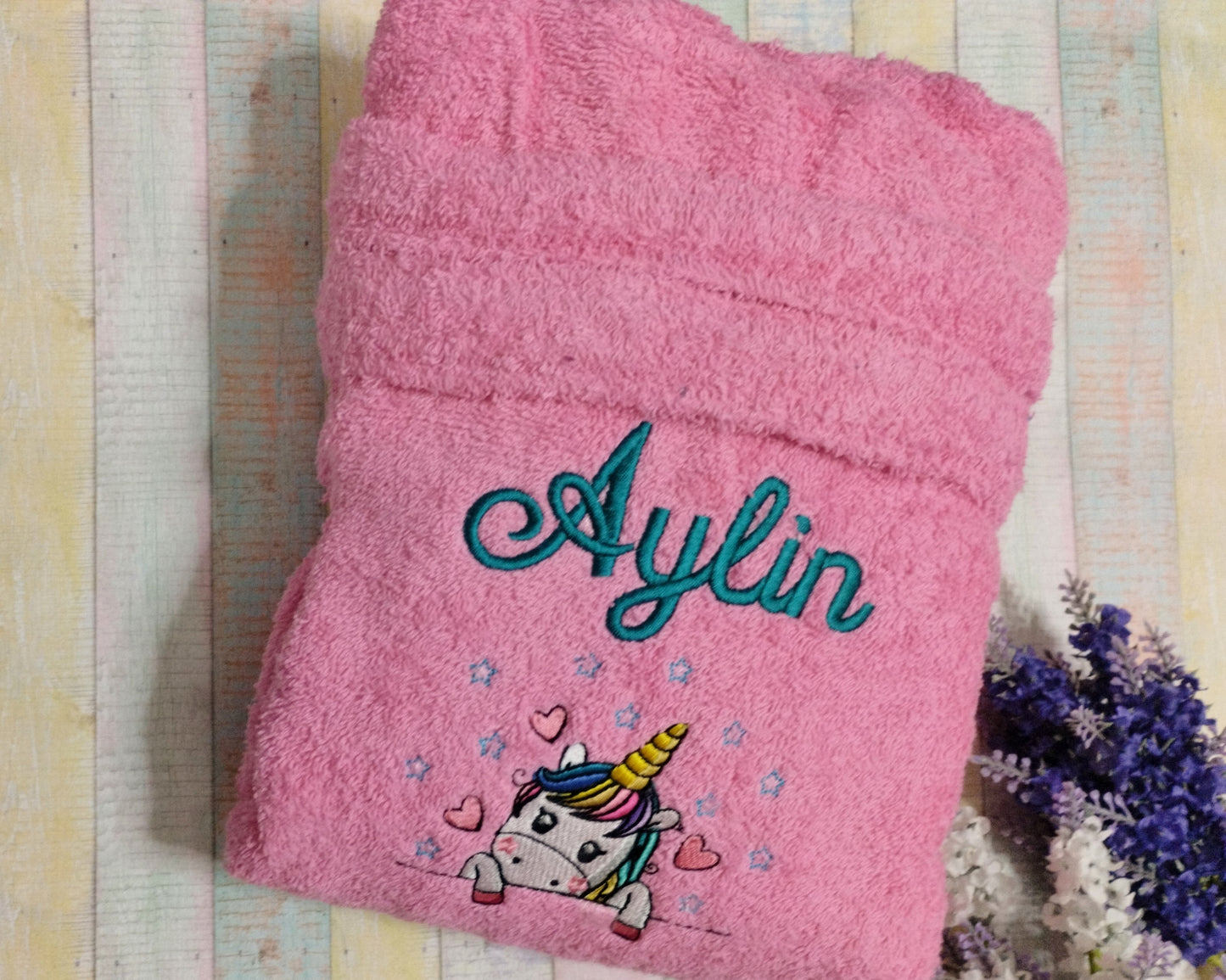 Unicorn with hearts and name - Terry cloth hooded bathrobe for kids - Machine embroidered