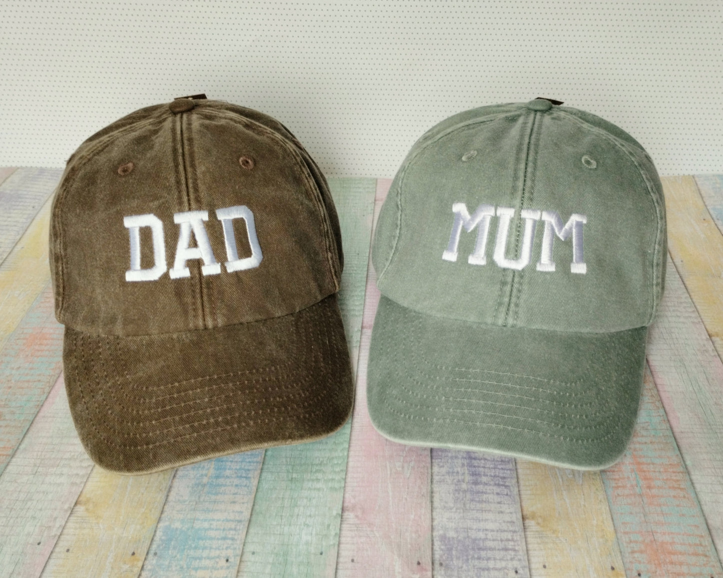 Dad-Mom/Mum - Matching baseball caps for dad and mom embroidered with text, initials or names