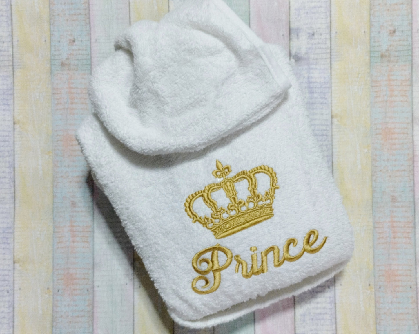 Large crown and Prince and name - Terry cloth hooded bathrobe for babies - Machine embroidered